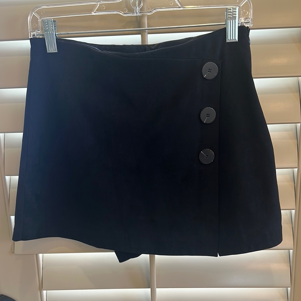 Elegant Black Buttoned Skirt